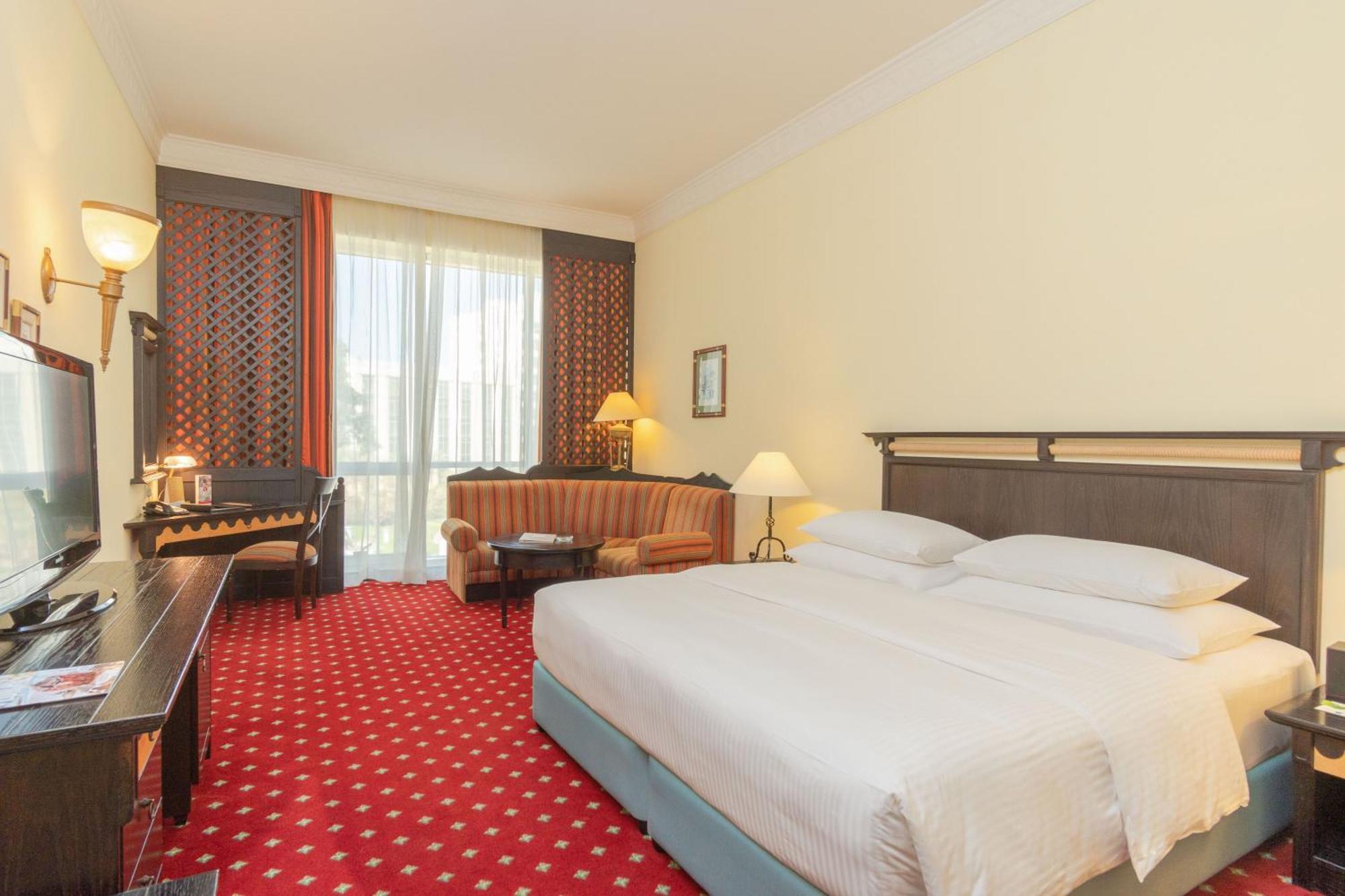 Copthorne Airport 3*
